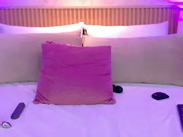 Stripchat Free Porn Cam of Darcy_glow_