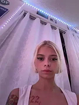 Stripchat Free Porn Cam of Terribletabby