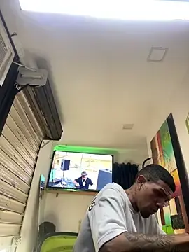 Stripchat Watch Live Sex Cams of Valentino-elTuyo