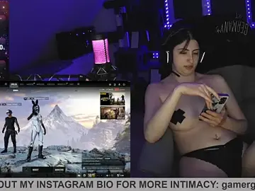 Stripchat Sex Cam of Gamergirl-Linela