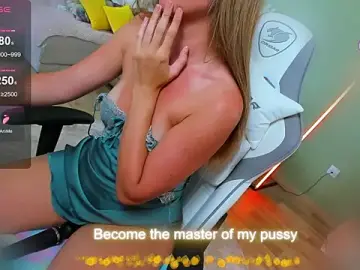 Stripchat Sex Cam of ReggieMeow