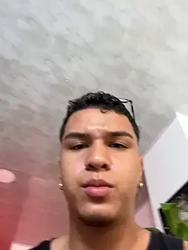 Stripchat Free Porn Cam of Taylor_John