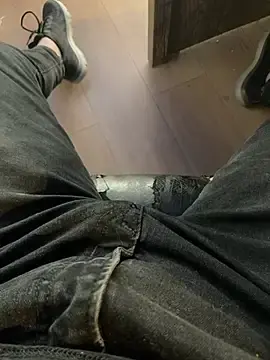 Stripchat Free Live Porn of gentleman_knight007