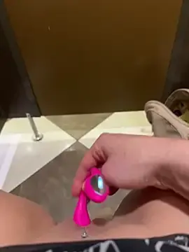 Stripchat Live Sex Cam of CrazzyChicks