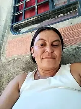 Stripchat Free Porn Cam of Horny-Mommy-Dirty