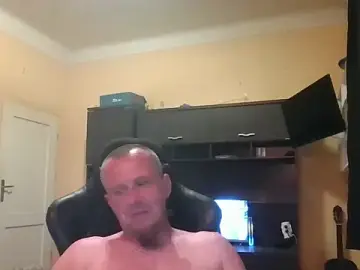 Stripchat Live Sex Cam of MrWhitePL