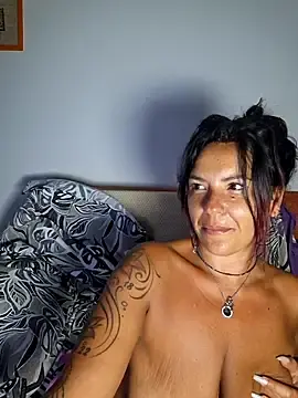 Stripchat Free Porn Cam of allyson22andy
