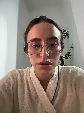 Stripchat Live Sex Cam of caroline_adams_