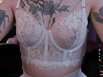 Stripchat Free Porn Cam of tattoo_art_baby
