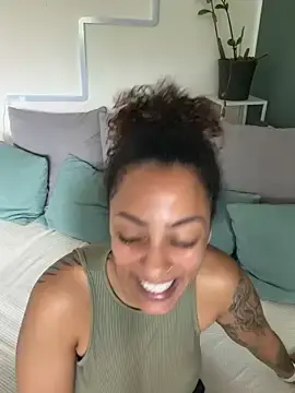 Stripchat Free Live Porn of SweetPetiteNoir