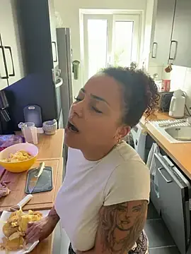 Stripchat Best live sex cam show of SweetPetiteNoir