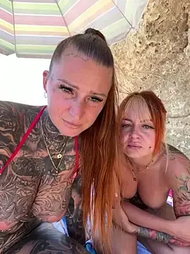 Stripchat Sex Cam of Inked_lorena