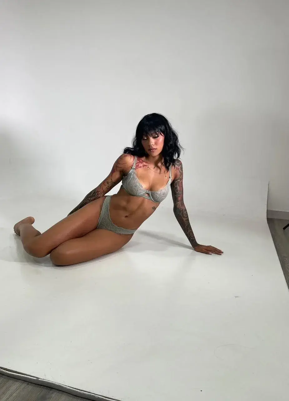 LizStorm_