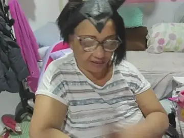 Stripchat Live Sex Cam of Mrs_mommy_