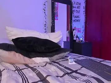Stripchat Sex Cam of little_kayla_
