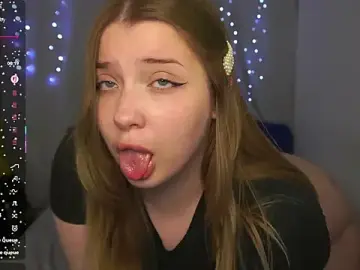 Stripchat Live Sex of CuteSharloti