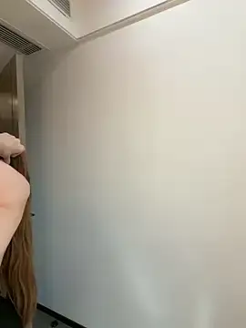 Stripchat Free Porn Cam of MissAndKiss