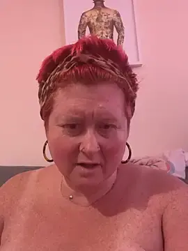 Stripchat Watch Live Sex Cams of BustyRedxx