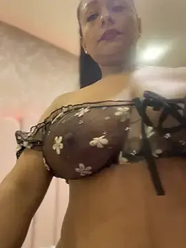 Stripchat Live Sex Cam of sofia_xxx02
