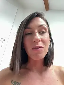 Stripchat Adult Webcam of lola_tentatiion