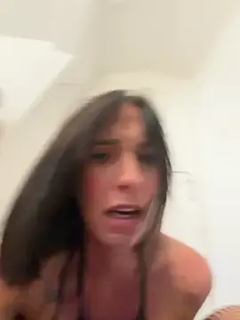 Stripchat Sex Cam of lola_tentatiion