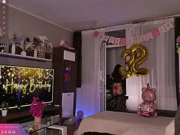 Stripchat Free Porn Cam of LeaLyenn