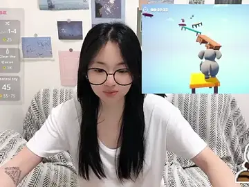 Stripchat Sex Cam of LiLiYbaby