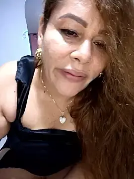 Stripchat Live Sex Cam of SluttyMilf79