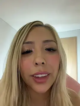Stripchat Live Sex Cam of Sofy_Softtt
