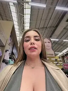 Stripchat Free Live Porn of Alirawrz