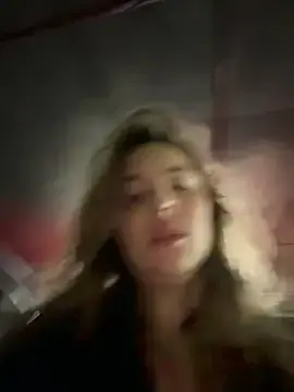 Stripchat Free Porn Cam of Alirawrz