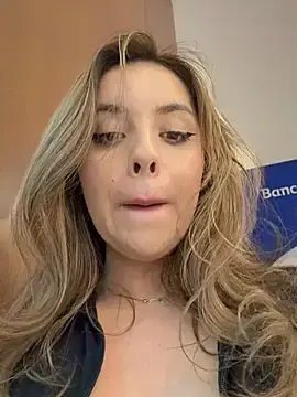 Stripchat Adult Webcam of Alirawrz