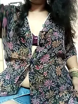 Stripchat Best Webcam of roopa__