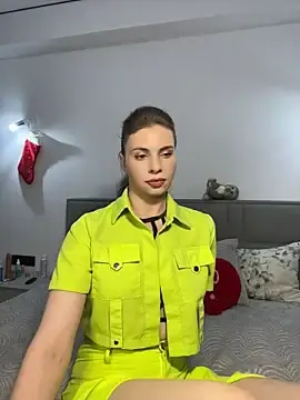 Stripchat Free Live Porn of CurlyLara