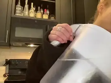 Stripchat Live Sex of sweetceeme