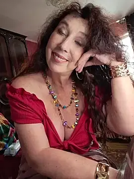 Stripchat Sex Cam of GypsyEsmeralda