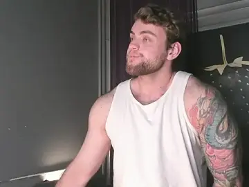 Stripchat Live Sex Cam of WayneWilson