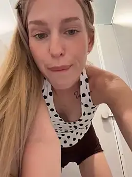 Stripchat Private Sex Chat of kira_mia