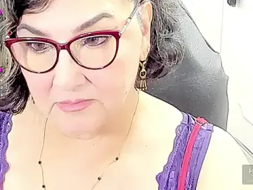 Stripchat Sex Cam of cataleya_mom