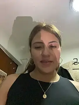Stripchat Live Sex of Andrea_19blonde
