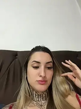 Stripchat Live Sex Cam of hotskinny1
