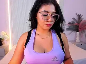 Stripchat Nude Webcam of LucyWild8