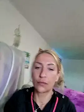 Stripchat Sex Cam of -Jeany-