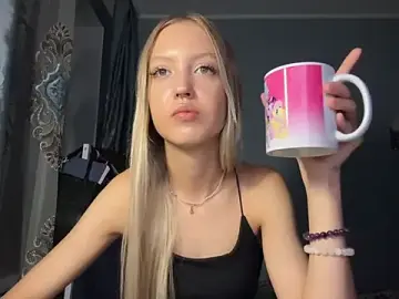 Stripchat Adult Webcam of NievesHackey