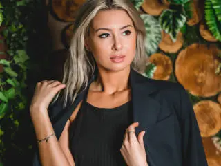 Xlovecam Nude Webcam of VictoriaRay