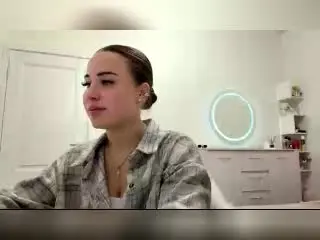 Xlovecam Sex Chat of MiriamMatney