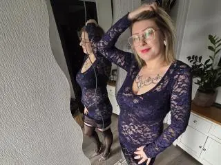 Xlovecam Free Porn Cam of AmandalaFrancaise