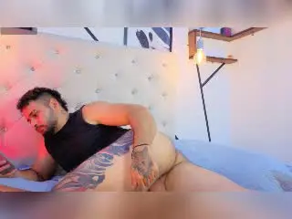 Xlovecam Private Sex Chat of AryanBrown