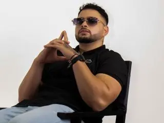 Xlovecam Nude Webcam of AryanBrown