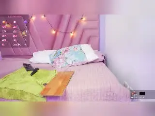 Xlovecam Adult Webcams of SkinnySamantha